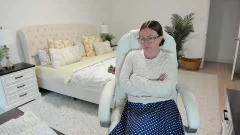 Ukrainian-woman online show from June 2, 11:45 am