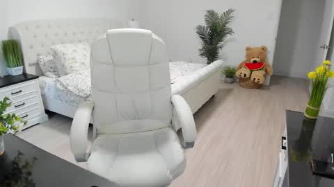 Ukrainian-woman online show from February 21, 12:30 pm