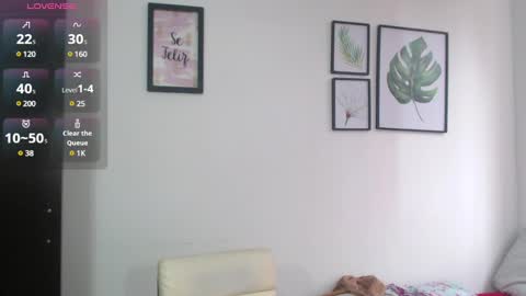 Snapshot of viki_mom chatting on January 25, 4:46 pm Viki Mom online show from January 25, 4:46 pm