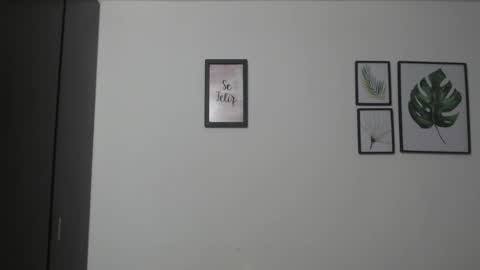 Snapshot of viki_mom chatting on January 12, 3:28 am Viki Mom online show from January 12, 3:28 am