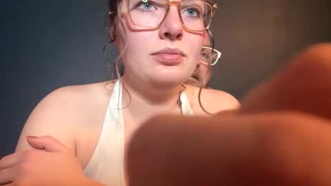 Snapshot of vikingandvixen44 chatting on October 21, 12:27 am vikingandvixen44 online show from October 21, 12:27 am