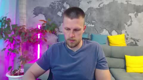 vikingchrisss online show from May 24, 11:17 am
