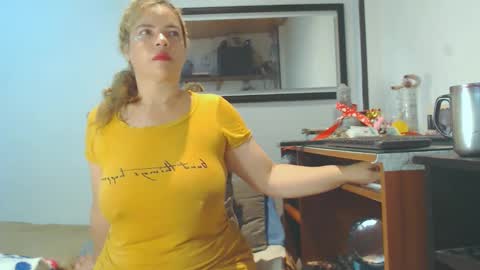 Snapshot of vikktoriaaa chatting on February 16, 5:26 am VIKKKTORIAAA online show from February 16, 5:26 am