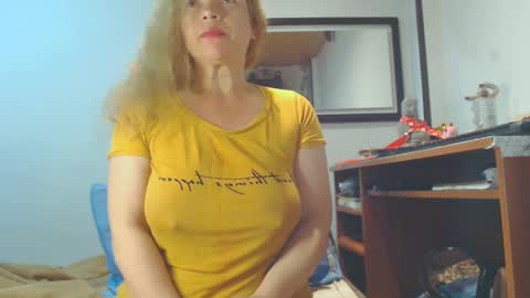 Snapshot of vikktoriaaa chatting on February 26, 8:28 am VIKKKTORIAAA online show from February 26, 8:28 am