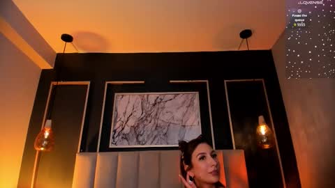 Snapshot of vikypetiteee chatting on October 15, 11:38 pm Victoria online show from October 15, 11:38 pm