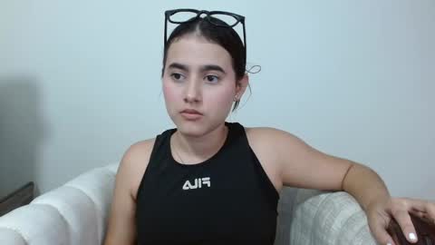 vikysexy28 online show from February 18, 9:09 pm