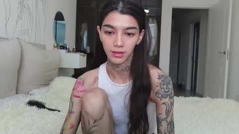 vinkitinkii online show from November 19, 7:18 am