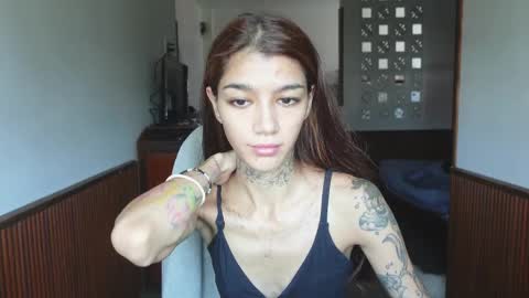 vinkitinkii online show from April 3, 6:20 am