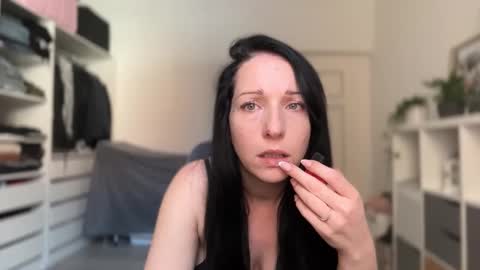 Vio online show from February 15, 10:58 am