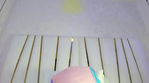 Snapshot of violeet_gray chatting on October 4, 7:44 pm violeet_gray online show from October 4, 7:44 pm