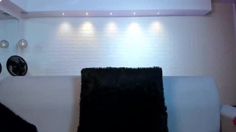 Violett  Everyday From 0530 to 1430 Col Time online show from November 21, 12:14 pm