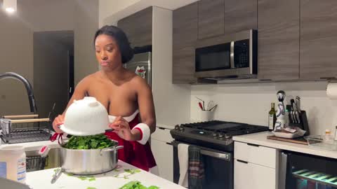 Snapshot of violet6xft chatting on December 25, 11:33 am Fantasy Black Girl online show from December 25, 11:33 am