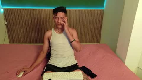 violet_and_dylan online show from December 22, 12:34 pm