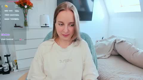 Violet online show from April 8, 1:58 pm