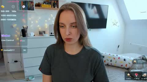 Violet online show from March 22, 1:04 pm