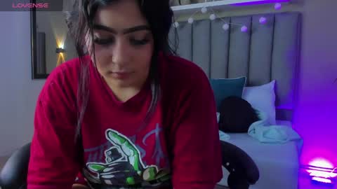 V I O L E T online show from April 8, 8:34 pm