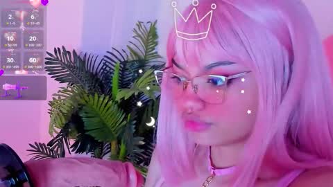 Snapshot of violet_cortez chatting on October 18, 7:29 pm Vio online show from October 18, 7:29 pm