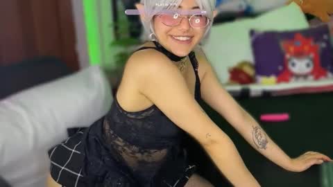 Snapshot of violet_hentai01 chatting on February 22, 12:27 am Violete Hentai01 online show from February 22, 12:27 am