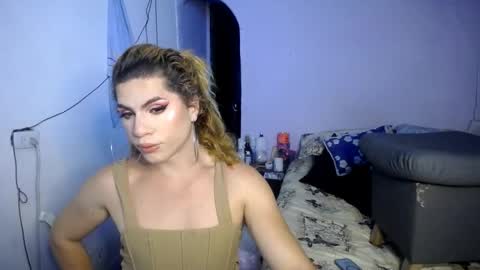 violet_hyuga online show from November 19, 3:17 am