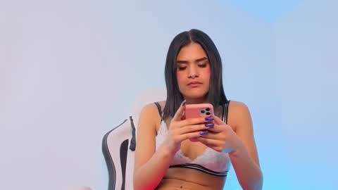 Snapshot of violet_jhonson chatting on October 16, 12:32 am violet_jhonson online show from October 16, 12:32 am