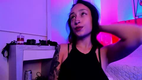 Snapshot of violet_jonesss chatting on October 12, 3:37 pm Violet Jones online show from October 12, 3:37 pm