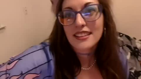Violet Kitty online show from June 27, 5:35 am