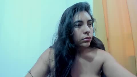 violet online show from April 12, 3:05 pm