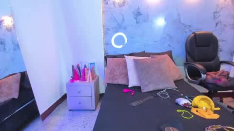 Snapshot of violeta_delavega1 chatting on September 12, 4:25 am Violet online show from September 12, 4:25 am