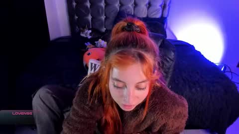 Violeta  Help me reach 150 thumbs up    online show from February 18, 4:45 am