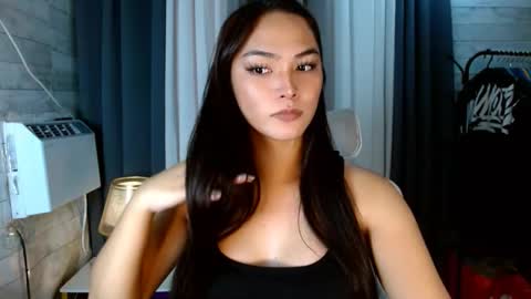 Snapshot of violetasha chatting on October 19, 11:48 am violet online show from October 19, 11:48 am