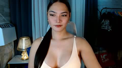 Snapshot of violetasha chatting on October 15, 6:27 am violet online show from October 15, 6:27 am