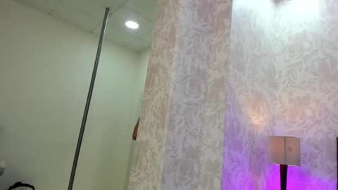 vioeta y dante online show from September 13, 3:31 am