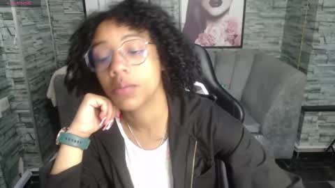 violeth_b online show from September 22, 12:42 pm