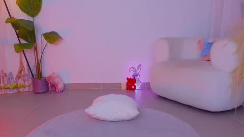 Snapshot of violetssweet chatting on October 3, 2:32 am violetssweet online show from October 3, 2:32 am