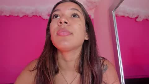 Snapshot of violett_24_ chatting on March 6, 12:30 pm violett_24_ online show from March 6, 12:30 pm