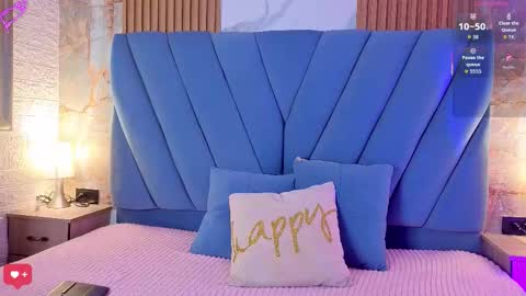 Snapshot of violett__golden chatting on September 28, 7:12 pm ViolettGolden online show from September 28, 7:12 pm