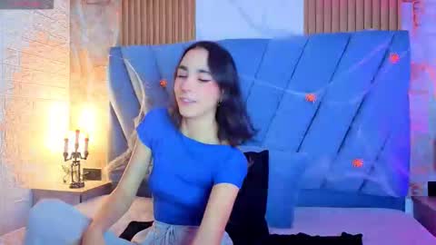 Snapshot of violett__golden chatting on October 12, 8:54 pm ViolettGolden online show from October 12, 8:54 pm