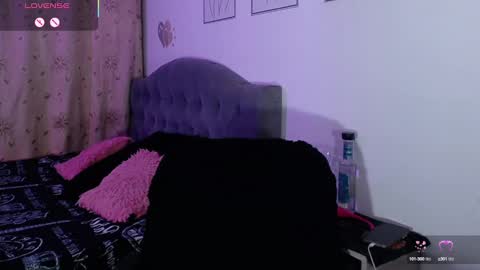 Snapshot of violett_hottie chatting on February 22, 11:13 pm violett Independent model online show from February 22, 11:13 pm