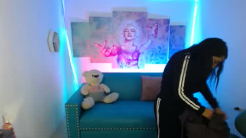 Violeta online show from February 15, 12:15 pm