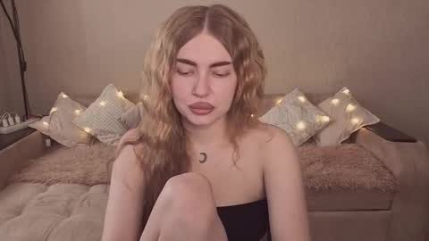 ViolettaOtis online show from March 19, 11:48 am