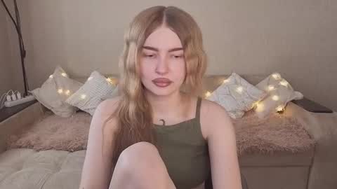 ViolettaOtis online show from March 15, 12:52 pm