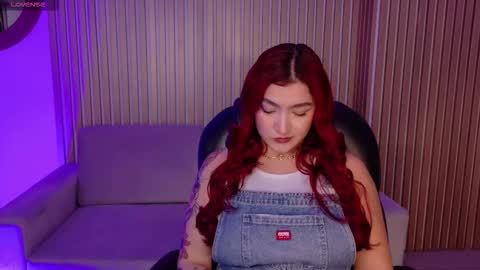 Violett Castel online show from January 12, 7:32 pm