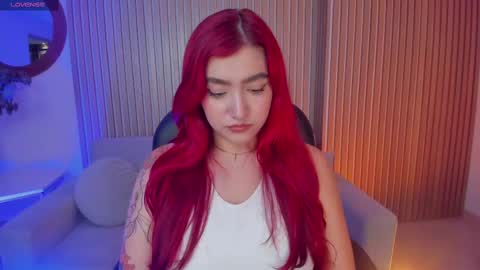 Snapshot of violettcastel chatting on February 27, 7:58 pm Violett Castel online show from February 27, 7:58 pm