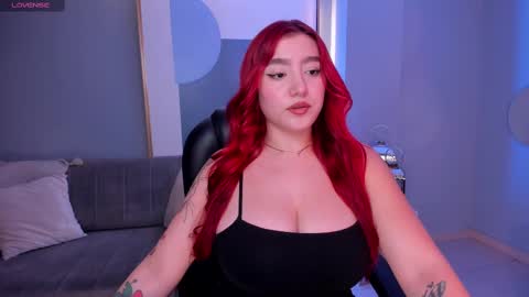 Snapshot of violettcastel chatting on March 3, 7:49 pm Violett Castel online show from March 3, 7:49 pm