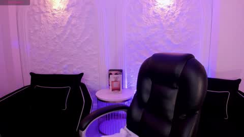 Snapshot of violettcastel chatting on October 12, 4:53 pm Violett Castel online show from October 12, 4:53 pm