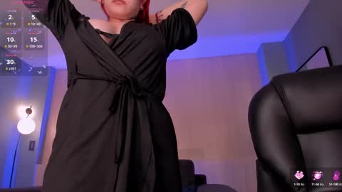 Snapshot of violettcastel chatting on February 18, 1:32 am Violett Castel online show from February 18, 1:32 am
