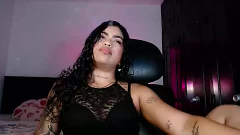  Violet  online show from November 28, 5:04 am