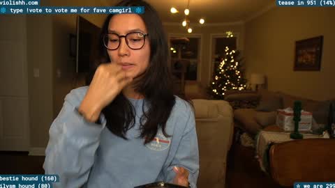 Snapshot of violishh chatting on December 29, 3:11 am follow me on twitter violishh and ig violishh  online show from December 29, 3:11 am