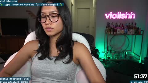 Snapshot of violishh chatting on January 10, 3:29 am follow me on twitter violishh and ig violishh  online show from January 10, 3:29 am