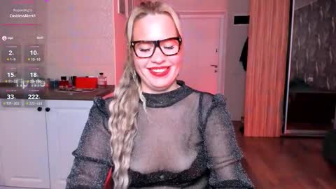 Snapshot of vip_juicy chatting on October 19, 9:25 am VelvettTime online show from October 19, 9:25 am
